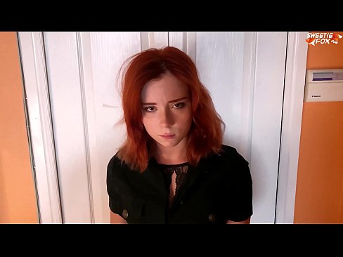 ❤️ Guarda de Segurança Punida Mulher Bonita por Roubo em Loja - Cum In Mouth ❤️ Porno fodido em nós ☑